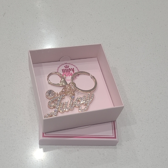 Juicy Couture Gold Script Keychain with Sparkle - Picture 6 of 9